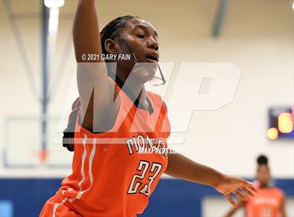 Thumbnail 1 in East Ridge vs Red Bank (Battle At The Creek) photogallery.