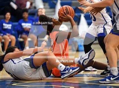 Thumbnail 1 in East Ridge vs Red Bank (Battle At The Creek) photogallery.