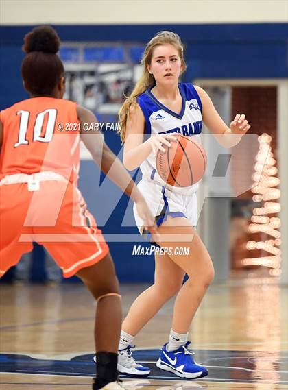 Thumbnail 2 in East Ridge vs Red Bank (Battle At The Creek) photogallery.