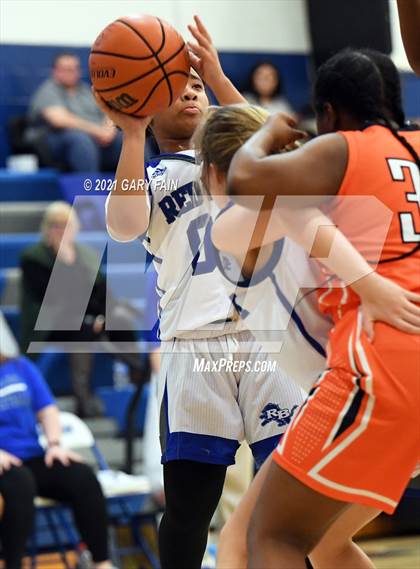 Thumbnail 3 in East Ridge vs Red Bank (Battle At The Creek) photogallery.