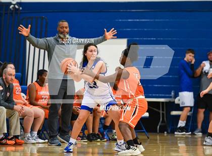 Thumbnail 1 in East Ridge vs Red Bank (Battle At The Creek) photogallery.