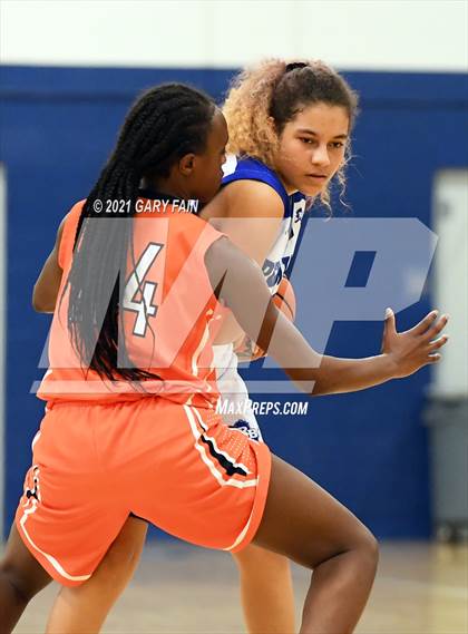 Thumbnail 2 in East Ridge vs Red Bank (Battle At The Creek) photogallery.