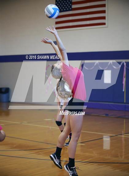 Thumbnail 2 in Lawrence vs. Kalamazoo HomeSchool photogallery.