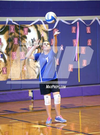 Thumbnail 3 in Lawrence vs. Kalamazoo HomeSchool photogallery.