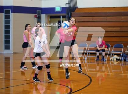 Thumbnail 3 in Lawrence vs. Kalamazoo HomeSchool photogallery.