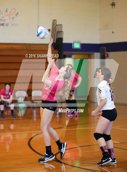 Thumbnail 2 in Lawrence vs. Kalamazoo HomeSchool photogallery.