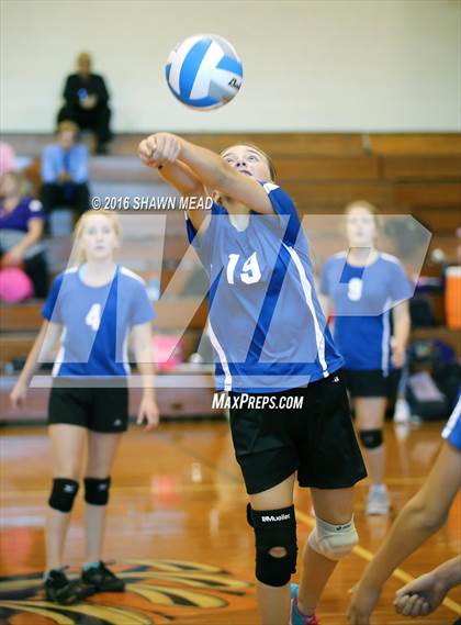 Thumbnail 2 in Lawrence vs. Kalamazoo HomeSchool photogallery.