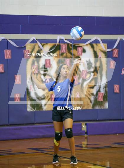 Thumbnail 3 in Lawrence vs. Kalamazoo HomeSchool photogallery.