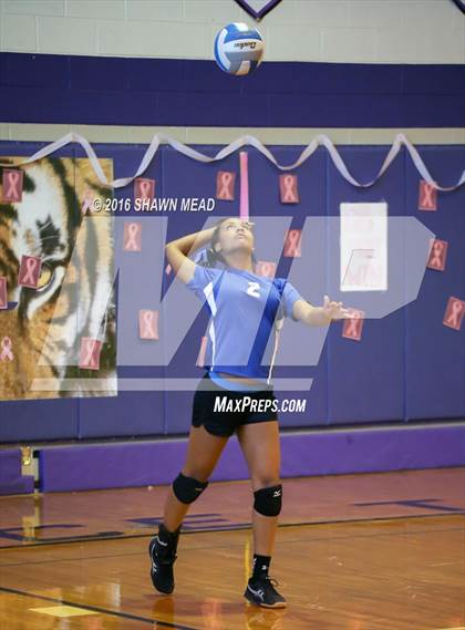 Thumbnail 3 in Lawrence vs. Kalamazoo HomeSchool photogallery.