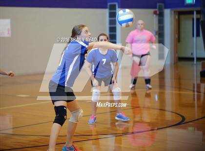 Thumbnail 3 in Lawrence vs. Kalamazoo HomeSchool photogallery.