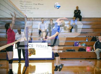 Thumbnail 1 in Lawrence vs. Kalamazoo HomeSchool photogallery.