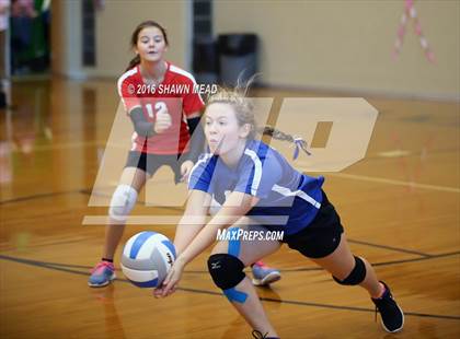 Thumbnail 3 in Lawrence vs. Kalamazoo HomeSchool photogallery.