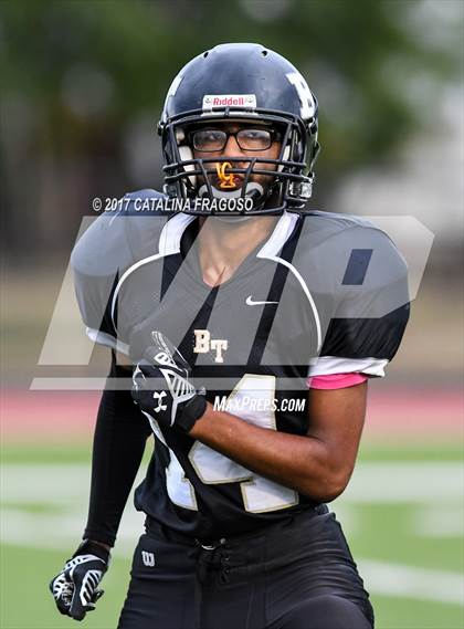 Thumbnail 2 in Cliffside Park vs. Bergen Tech photogallery.