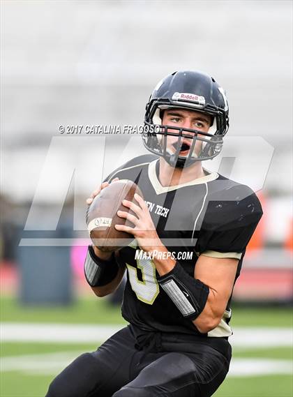 Thumbnail 2 in Cliffside Park vs. Bergen Tech photogallery.
