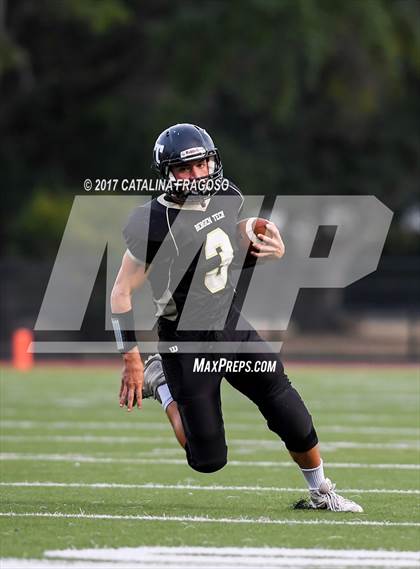 Thumbnail 3 in Cliffside Park vs. Bergen Tech photogallery.