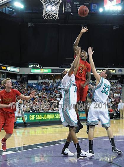 Thumbnail 1 in Jesuit vs Sheldon (CIF SJS D1 Final) photogallery.