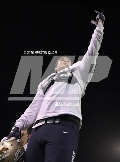 Thumbnail 3 in St. John Bosco vs Mater Dei (CIF-SS D1 Final) photogallery.