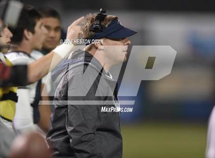 Thumbnail 2 in St. John Bosco vs Mater Dei (CIF-SS D1 Final) photogallery.