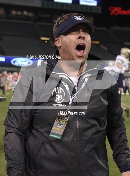Thumbnail 2 in St. John Bosco vs Mater Dei (CIF-SS D1 Final) photogallery.