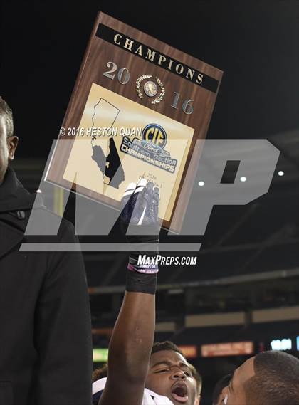 Thumbnail 2 in St. John Bosco vs Mater Dei (CIF-SS D1 Final) photogallery.