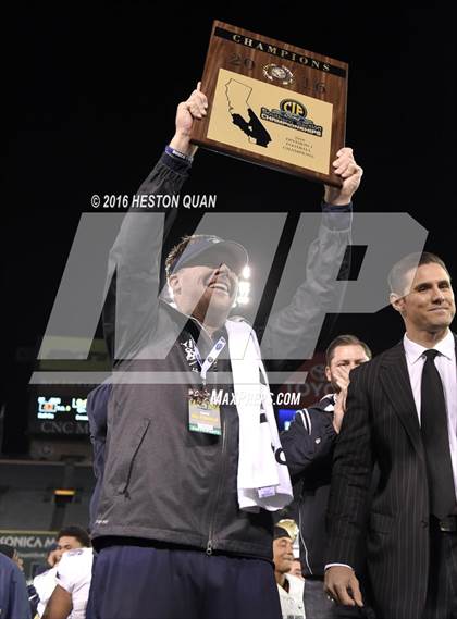 Thumbnail 3 in St. John Bosco vs Mater Dei (CIF-SS D1 Final) photogallery.