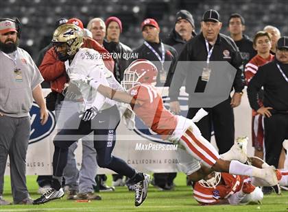 Thumbnail 3 in St. John Bosco vs Mater Dei (CIF-SS D1 Final) photogallery.