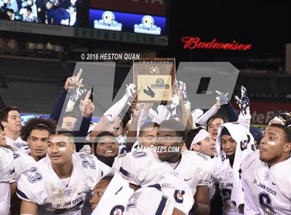 Thumbnail 3 in St. John Bosco vs Mater Dei (CIF-SS D1 Final) photogallery.