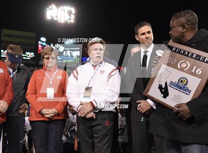 Thumbnail 2 in St. John Bosco vs Mater Dei (CIF-SS D1 Final) photogallery.
