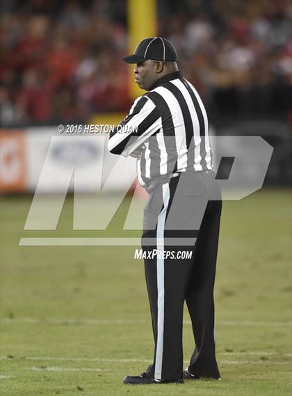 Thumbnail 2 in St. John Bosco vs Mater Dei (CIF-SS D1 Final) photogallery.