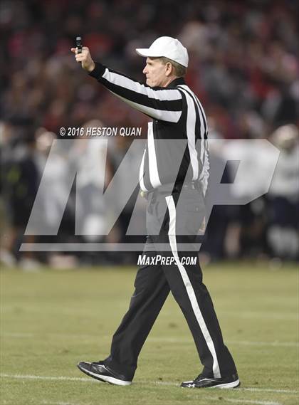 Thumbnail 3 in St. John Bosco vs Mater Dei (CIF-SS D1 Final) photogallery.