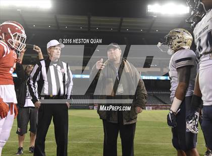 Thumbnail 2 in St. John Bosco vs Mater Dei (CIF-SS D1 Final) photogallery.