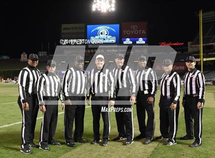 Thumbnail 3 in St. John Bosco vs Mater Dei (CIF-SS D1 Final) photogallery.
