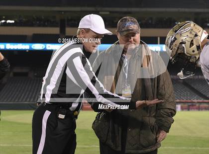 Thumbnail 1 in St. John Bosco vs Mater Dei (CIF-SS D1 Final) photogallery.