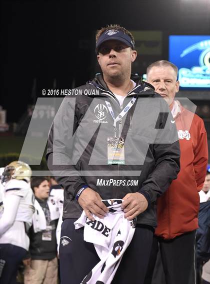 Thumbnail 3 in St. John Bosco vs Mater Dei (CIF-SS D1 Final) photogallery.