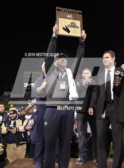 Thumbnail 3 in St. John Bosco vs Mater Dei (CIF-SS D1 Final) photogallery.