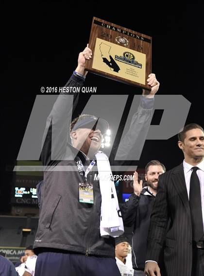 Thumbnail 2 in St. John Bosco vs Mater Dei (CIF-SS D1 Final) photogallery.