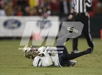 Thumbnail 2 in St. John Bosco vs Mater Dei (CIF-SS D1 Final) photogallery.
