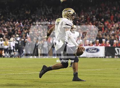 Thumbnail 3 in St. John Bosco vs Mater Dei (CIF-SS D1 Final) photogallery.