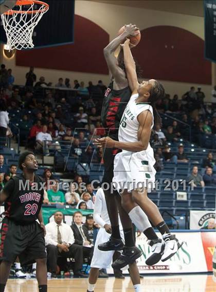 Thumbnail 2 in Hoover vs Lincoln (CIF SDS D2 Final) photogallery.