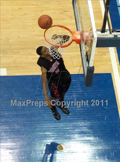 Thumbnail 2 in Hoover vs Lincoln (CIF SDS D2 Final) photogallery.