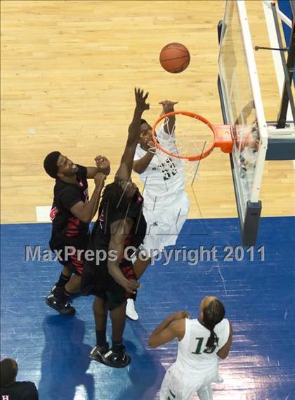 Thumbnail 3 in Hoover vs Lincoln (CIF SDS D2 Final) photogallery.