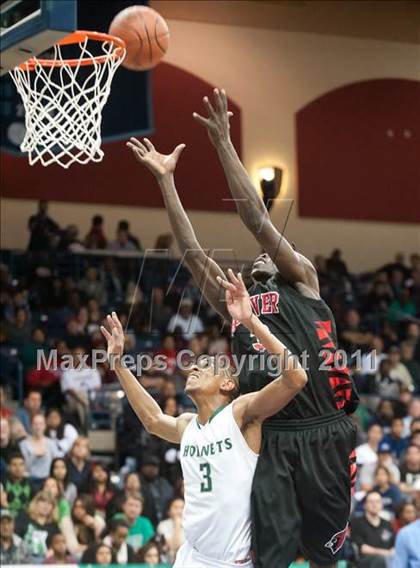 Thumbnail 3 in Hoover vs Lincoln (CIF SDS D2 Final) photogallery.
