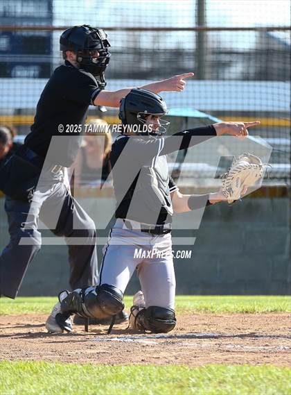 Thumbnail 1 in Lindsay @ Perrin-Whitt photogallery.