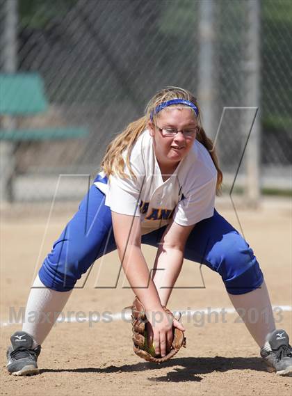 Thumbnail 3 in Canyon vs. Serrano (Hi Desert Classic) photogallery.