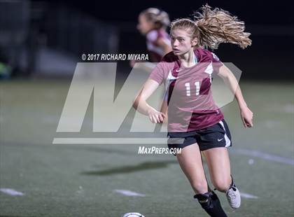 Thumbnail 2 in Bow vs. Hanover (NHIAA D2 Semifinal) photogallery.