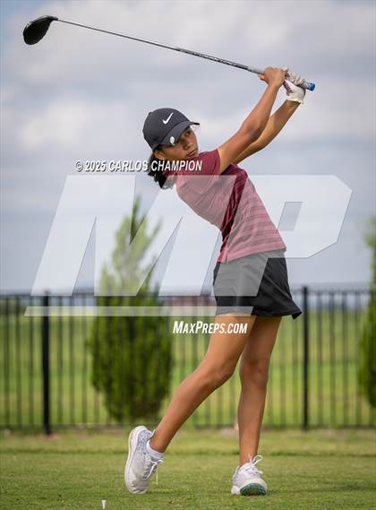 Thumbnail 2 in UIL 4A Golf Finals photogallery.