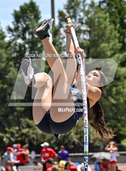 Thumbnail 2 in IHSAA Finals (Pole Vault)  photogallery.