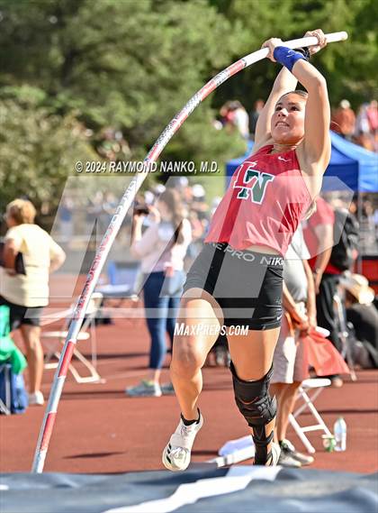 Thumbnail 3 in IHSAA Finals (Pole Vault)  photogallery.