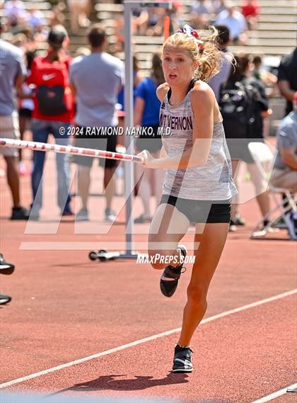 Thumbnail 3 in IHSAA Finals (Pole Vault)  photogallery.