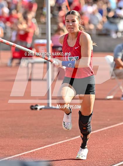 Thumbnail 3 in IHSAA Finals (Pole Vault)  photogallery.